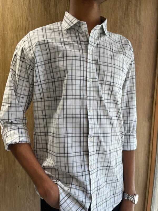 White and black checks shirt - Image 4