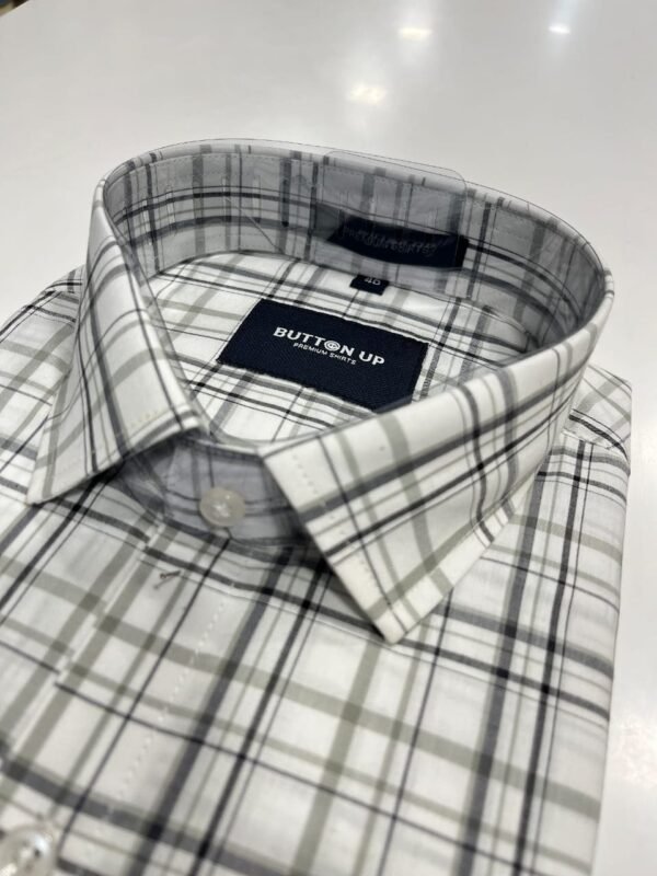 White and black checks shirt - Image 3